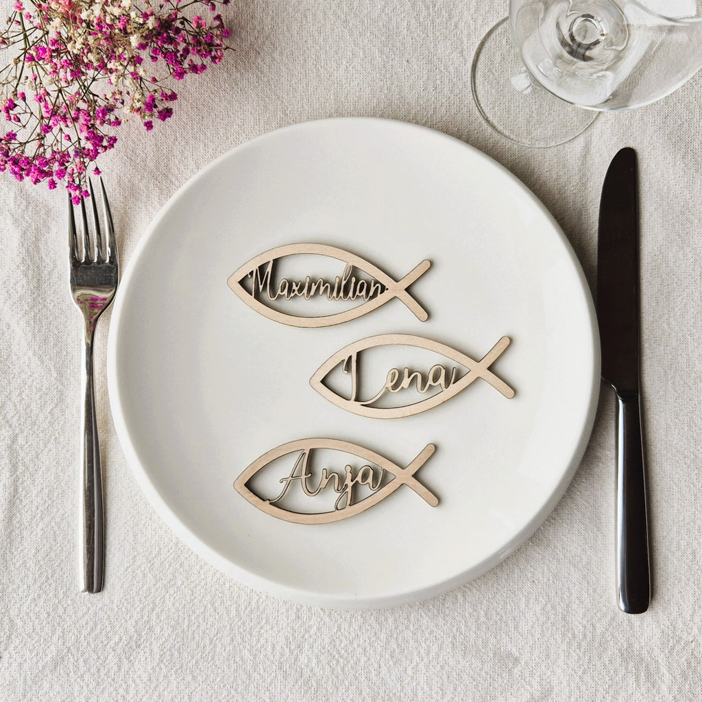 Tisch-Namensschilder aus Birkensperrholz – Fischförmige Platzkarten mit Wunschname
