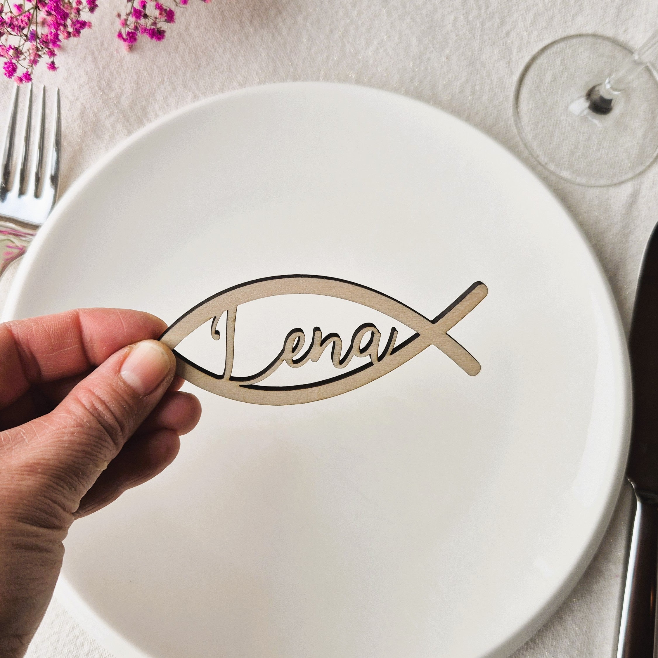 Tisch-Namensschilder aus Birkensperrholz – Fischförmige Platzkarten mit Wunschname