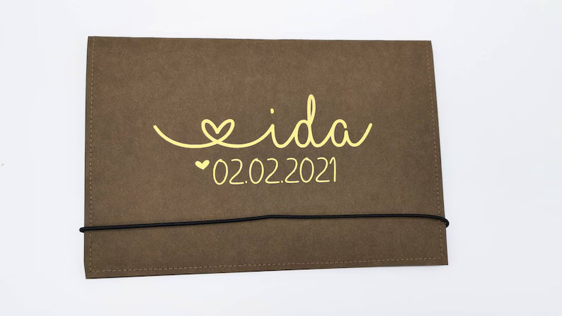 U-Heft Hülle mit Namen und Geburtsdatum Herz