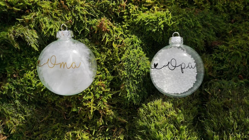 Christbaumkugel mit Namen und Schnee- oder Federfüllung