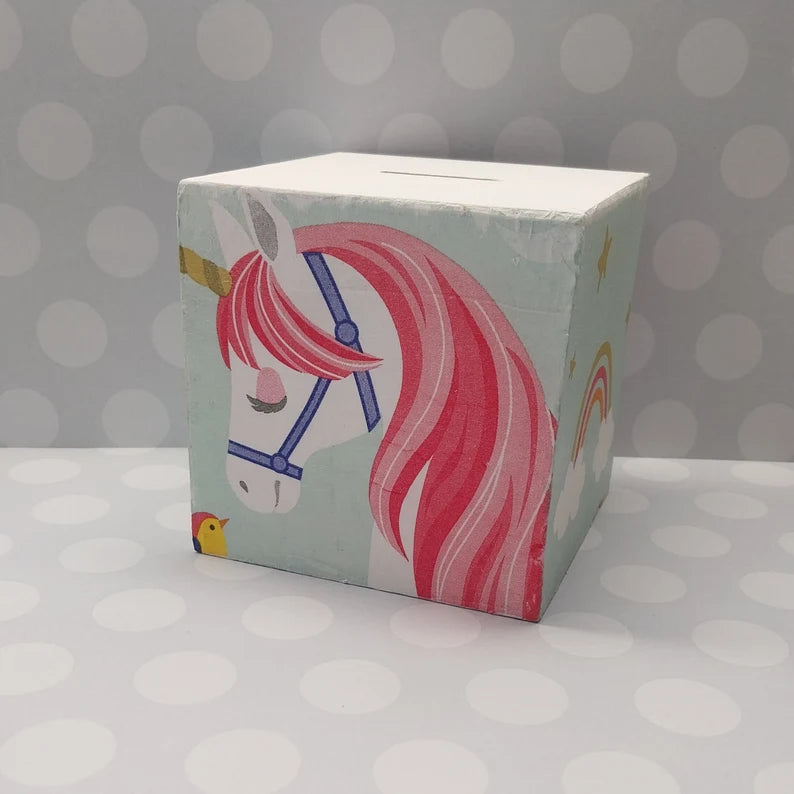 Spardose mit Namen und Einhornmotiv