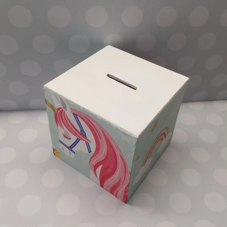 Spardose mit Namen und Einhornmotiv