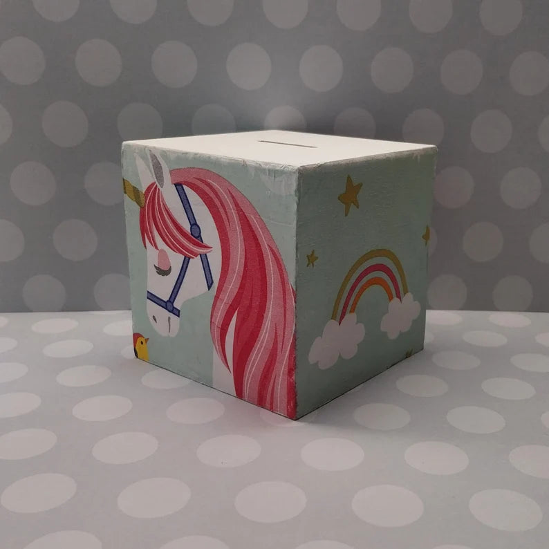 Spardose mit Namen und Einhornmotiv