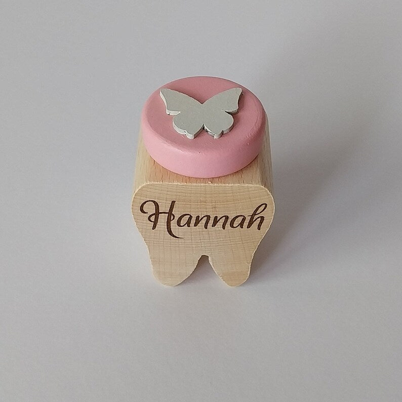 Milchzahndose aus Holz mit farbigem Deckel und Namen