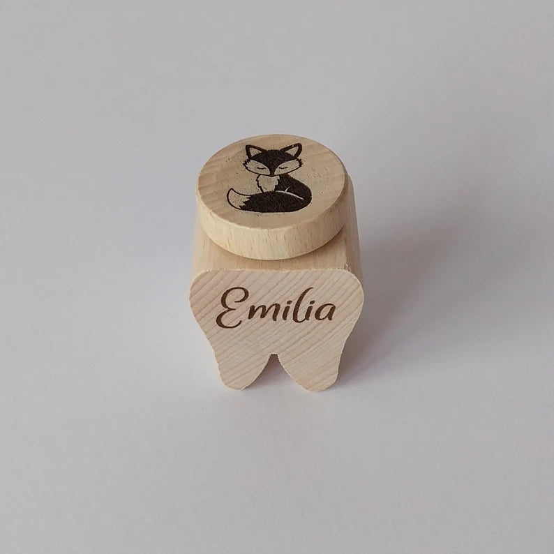 Milchzahndose aus Holz mit Namen