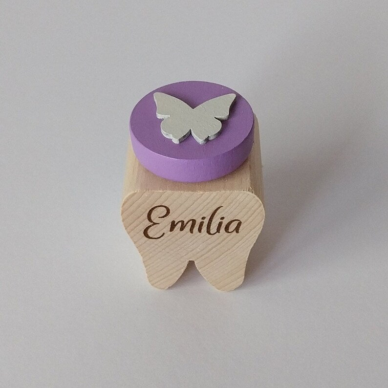 Milchzahndose aus Holz mit farbigem Deckel und Namen