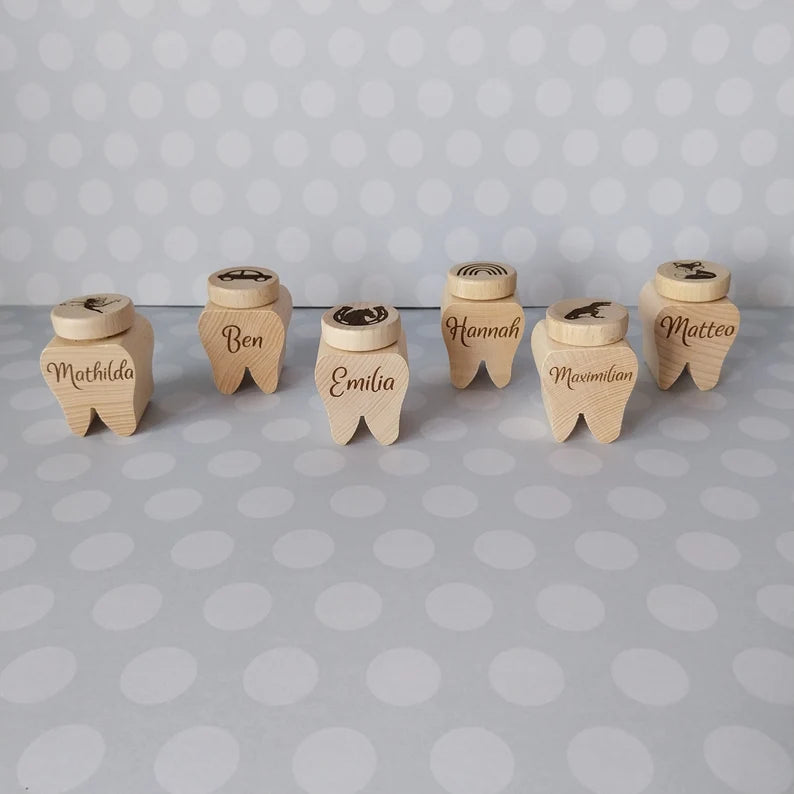 Milchzahndose aus Holz mit Namen