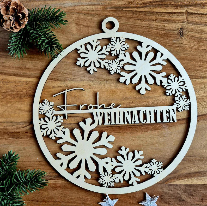 Türkranz mit Schneeflocken Frohe Weihnachten aus Holz