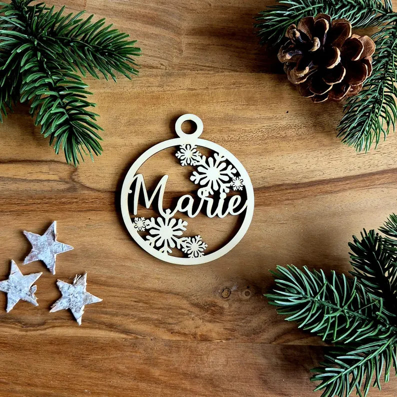 Weihnachtsbaumkugel mit Namen aus Holz Weihnachtsschmuck Geschenkanhänger